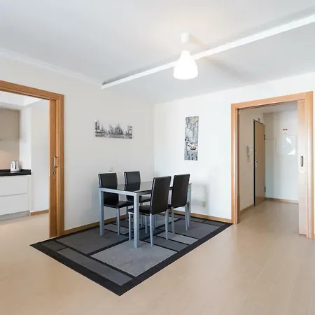Apartment Rocha Prime 50m From With Garage Portimão