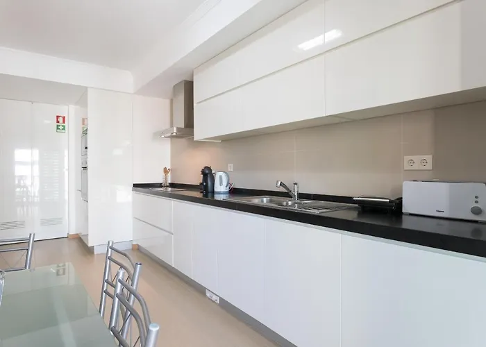 Apartament Rocha Prime 50m From With Garage *