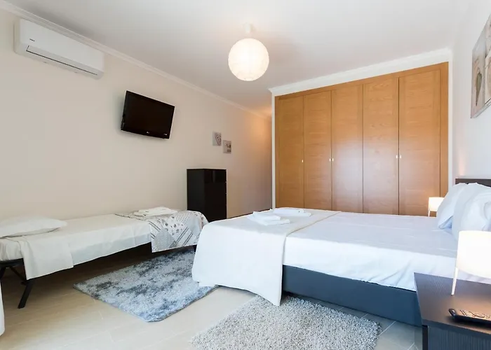 Apartament Rocha Prime 50m From With Garage *