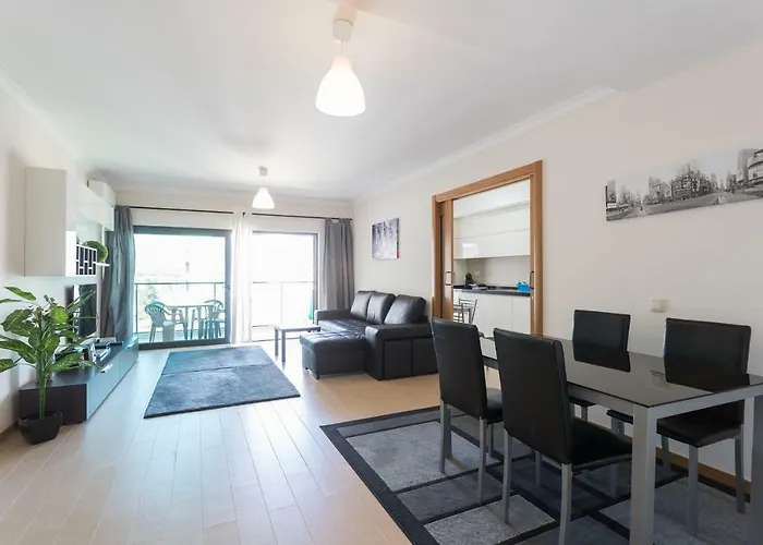 Apartment Rocha Prime 50m From With Garage